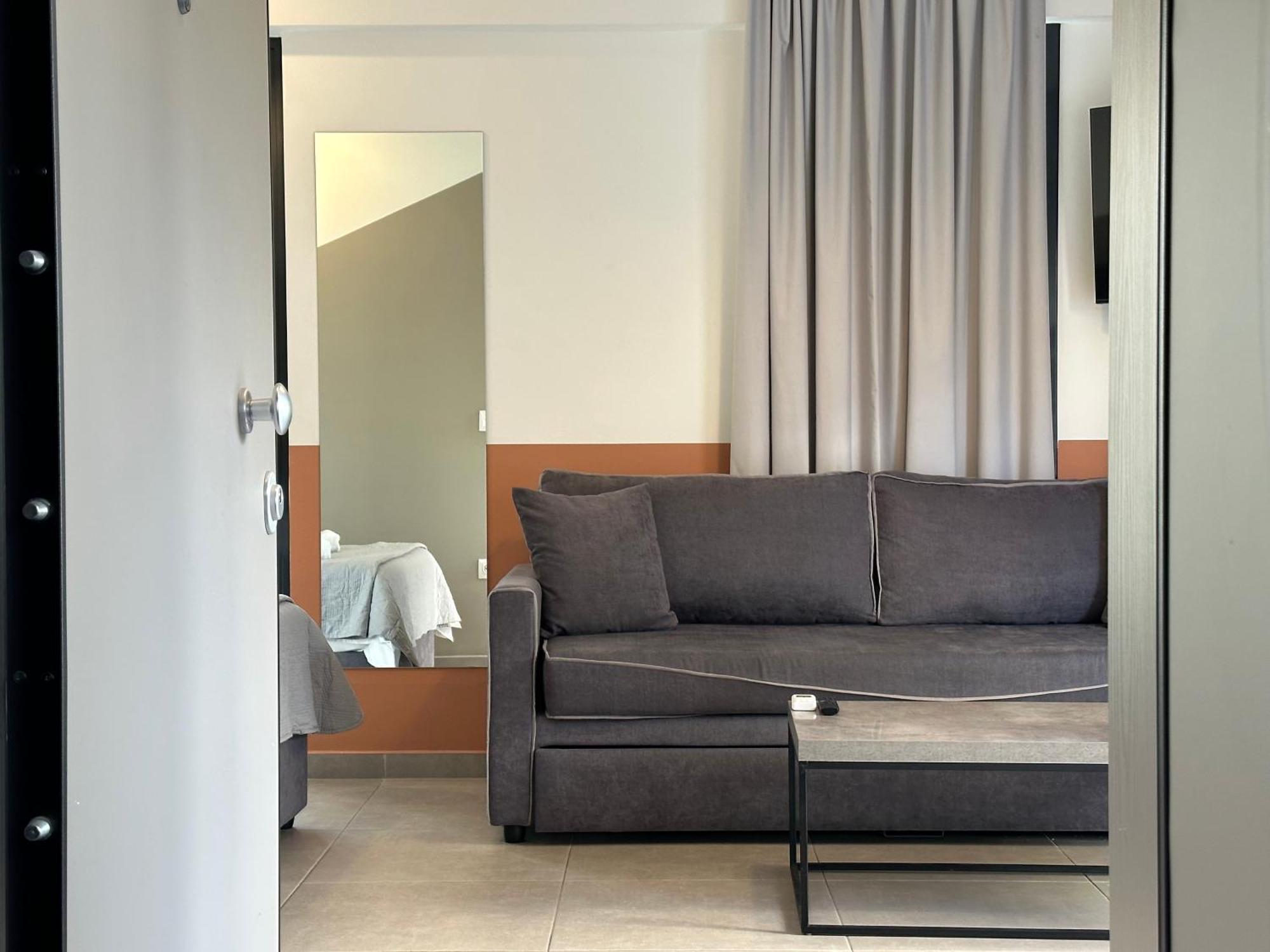 M & M - Boutique Apartments Атина Екстериор снимка